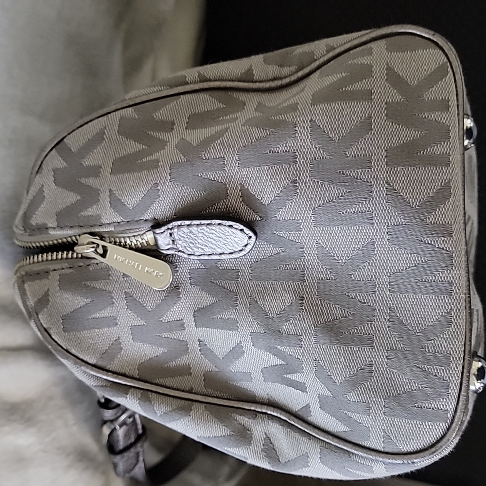 Michael Kors Satchel - Picture 5 of 6